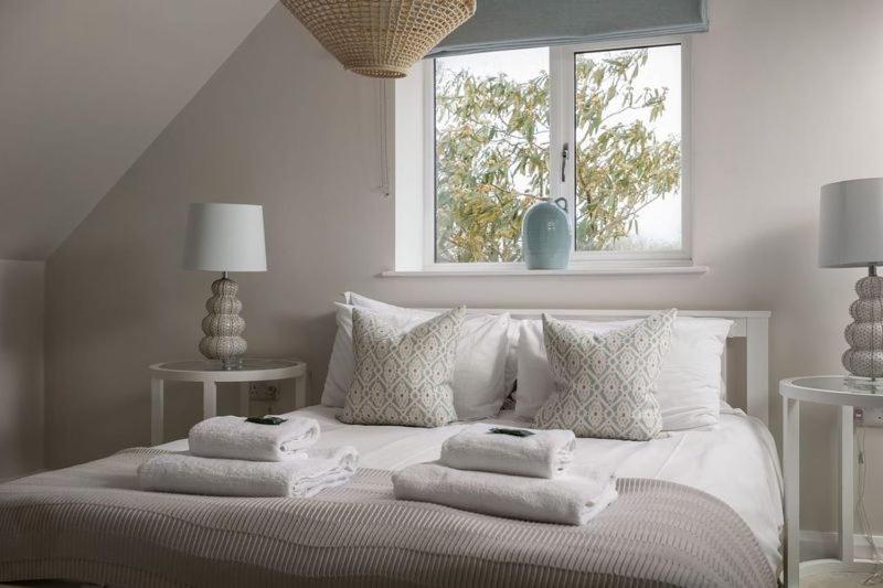 Stone Barn, Contemporary Barn Conversion Cheltenham Eksteriør bilde